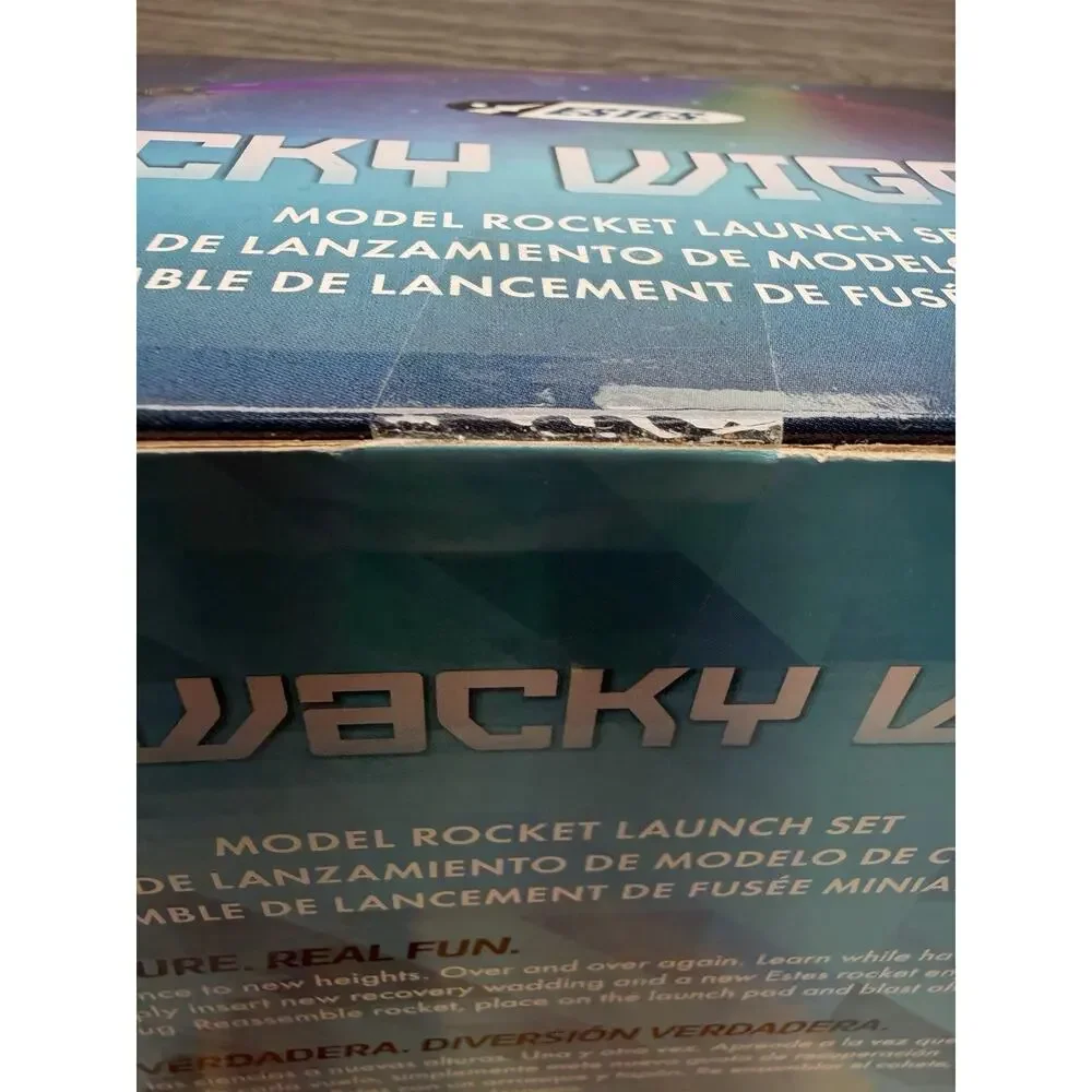 ESTES 1413 WACKY WIGGLER Level 2 Model Rocket Launch Set